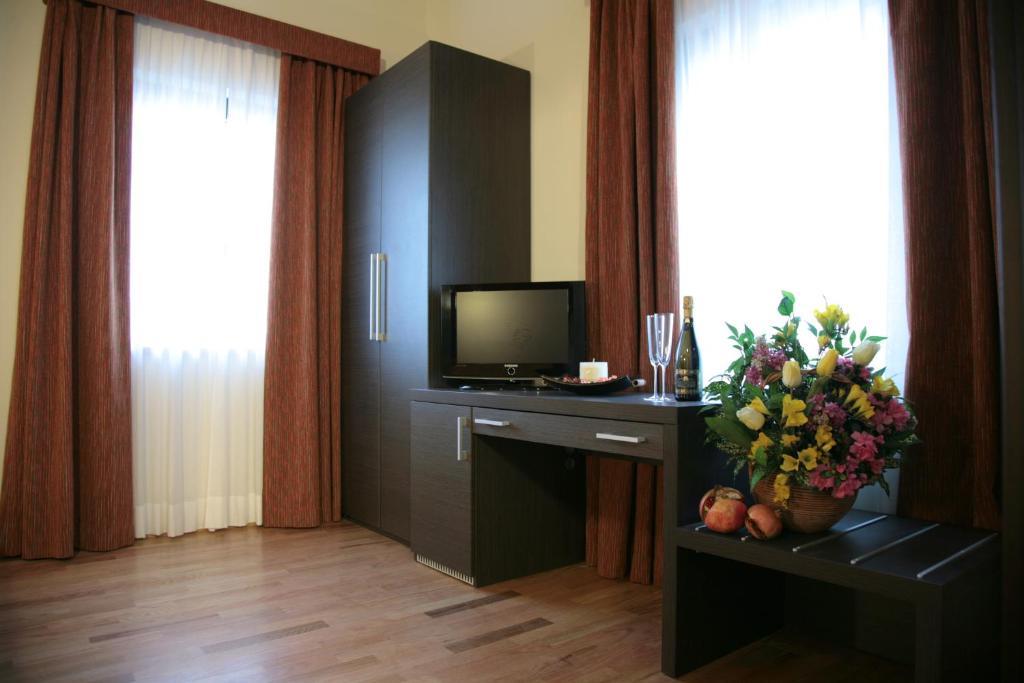 Corte Della Rocca Bassa Hotel 3*